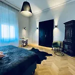 Yacht Club Apartament *
