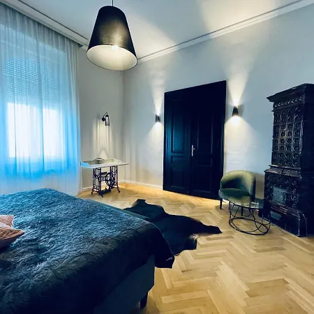 Yacht Club Apartment *