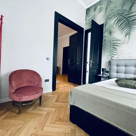 Апартаменты Yacht Club 1st Row To The Sea Опатия