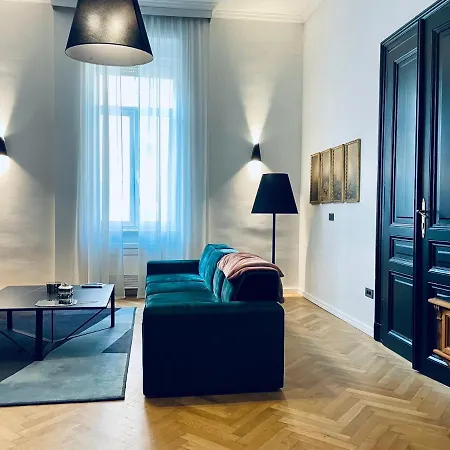 Yacht Club Apartment *