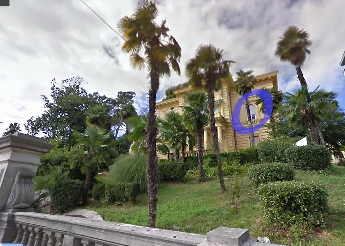 Апартаменты Yacht Club