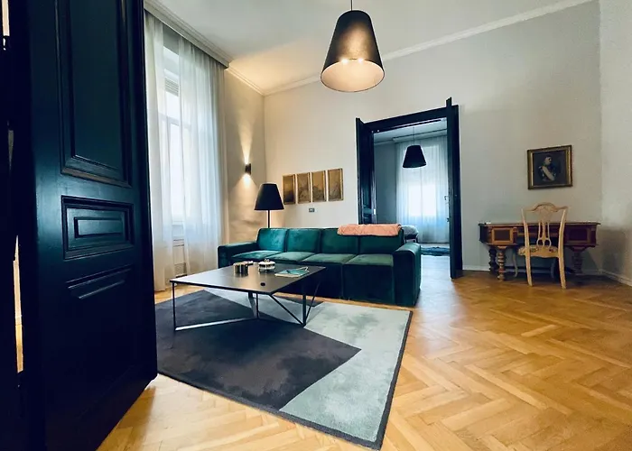 Апартаменты Yacht Club